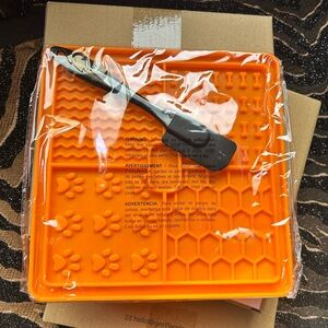 Gorilla Grip bundle of three lick mats with spatulas NIB